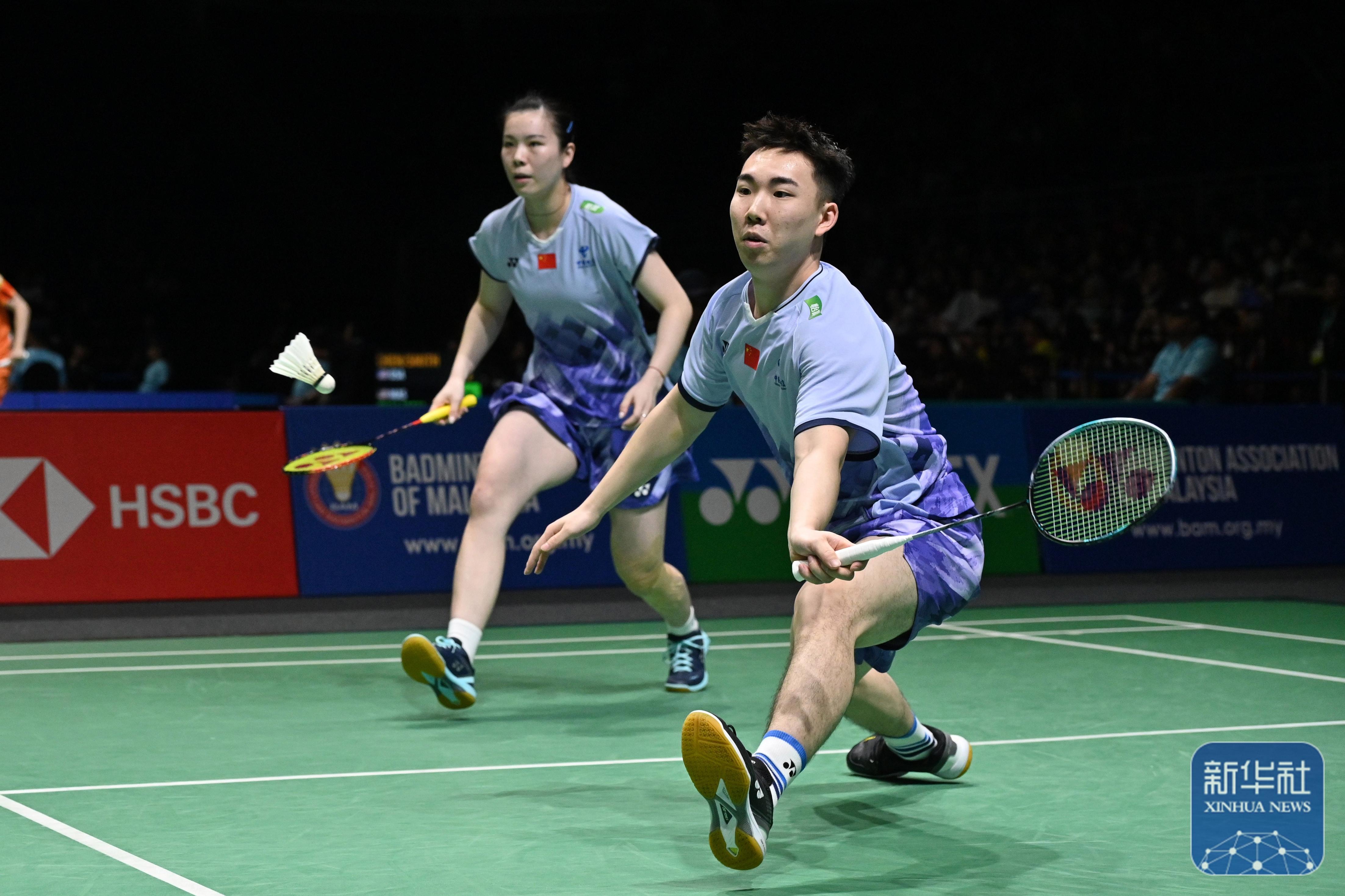 灰队全明星组合大放异彩,轻松击败对手 灰队全明星组合大放异彩,轻松击败对手