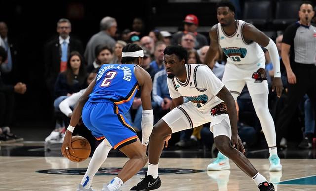 灰队全明星组合大放异彩,轻松击败对手 灰队全明星组合大放异彩,轻松击败对手