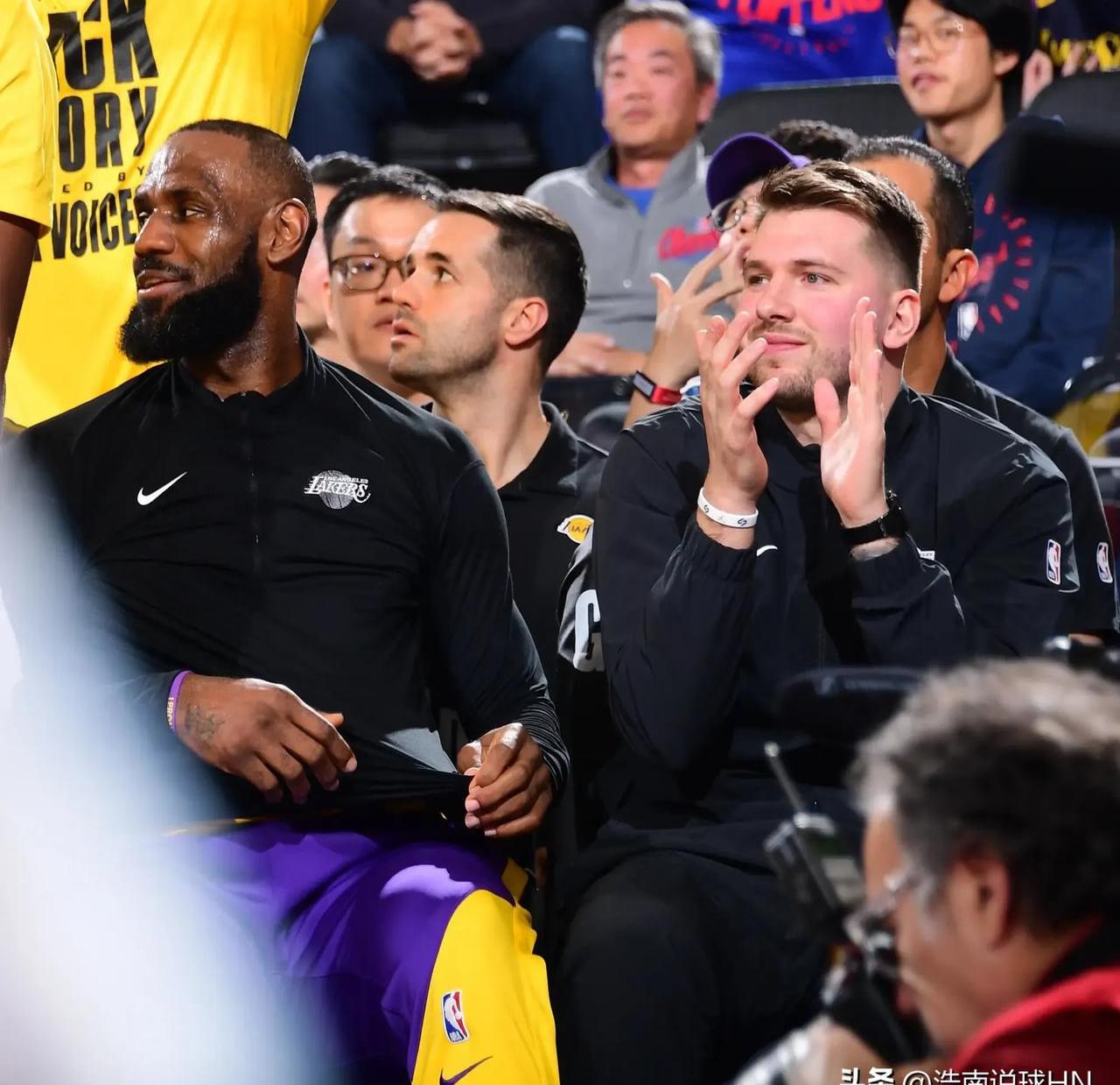 包含队内强力内线再添新兵,助力球队逆转胜利的词条 包含队内强力内线再添新兵,助力球队逆转胜利的词条