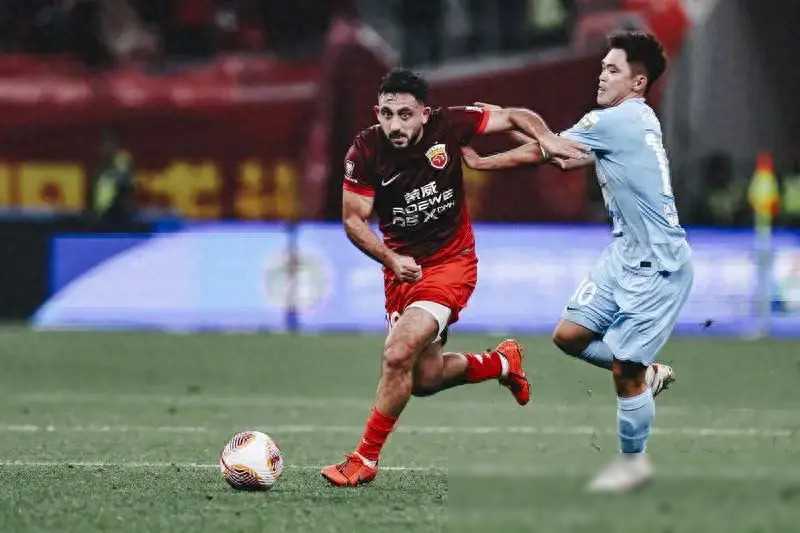 爱游戏在线-热门球员独中两元，表现抢眼