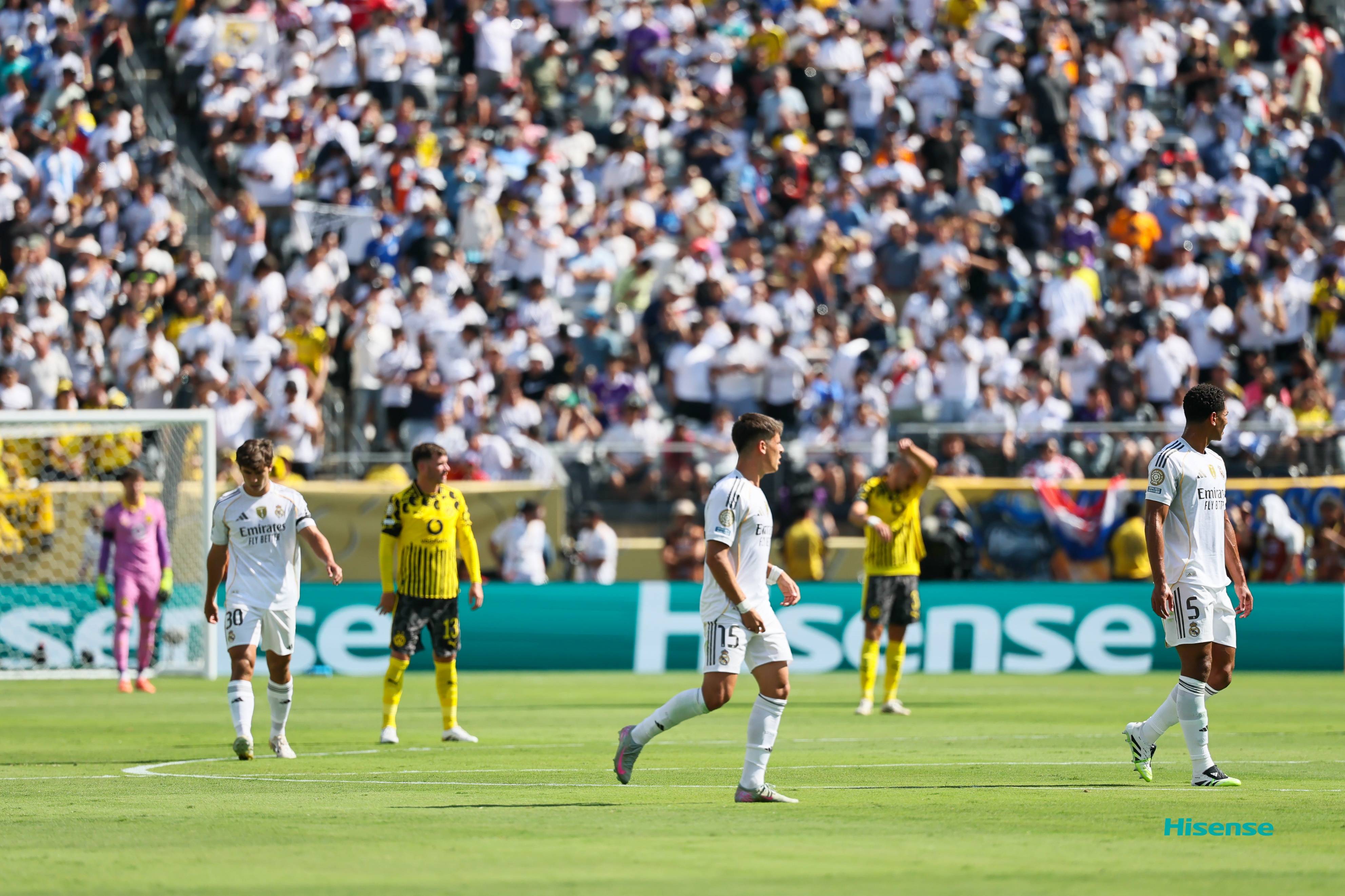 包含追逐荣耀，亚洲足球比赛中的团队壮志的词条