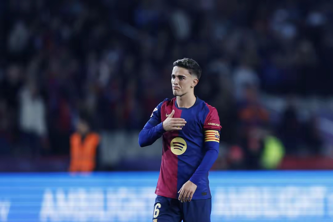 西班牙国内足坛:塞维利亚队员表现亮眼,球迷猜测是否会转会的简单介绍 西班牙国内足坛:塞维利亚队员表现亮眼,球迷猜测是否会转会的简单介绍