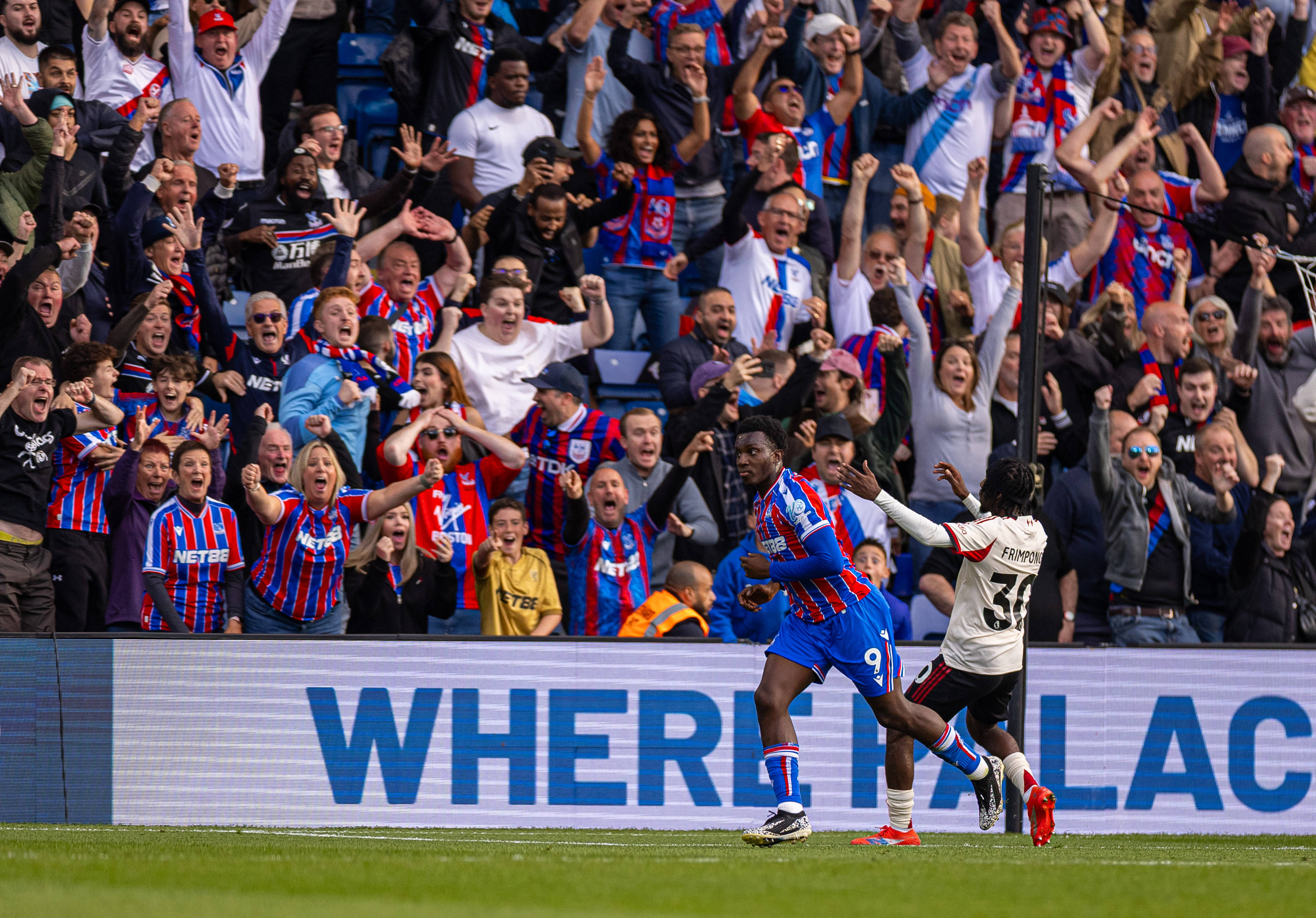 利物浦客场大胜,领跑英超榜首 利物浦客场大胜,领跑英超榜首