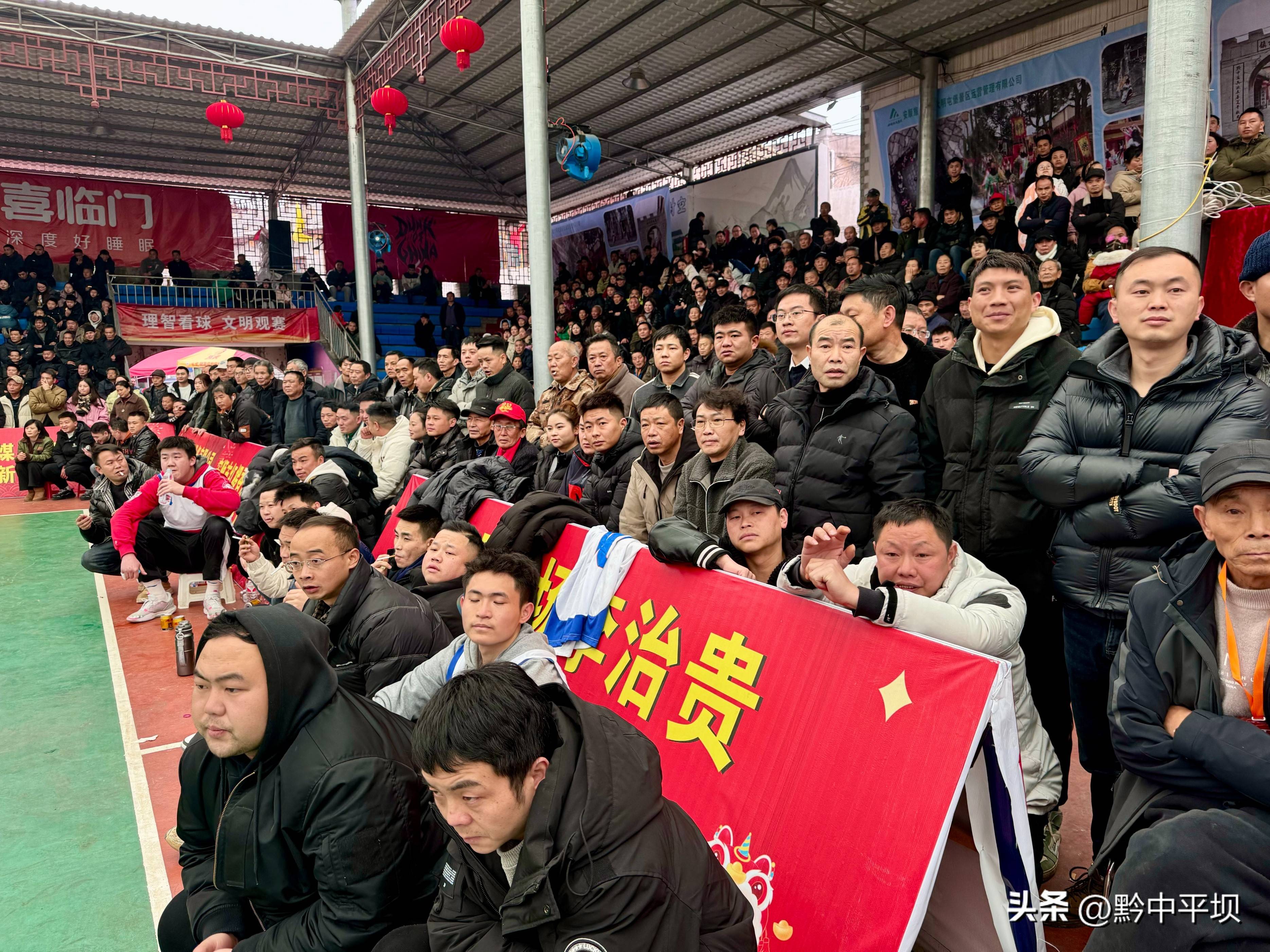 球队凭借团队合作赢下关键比赛